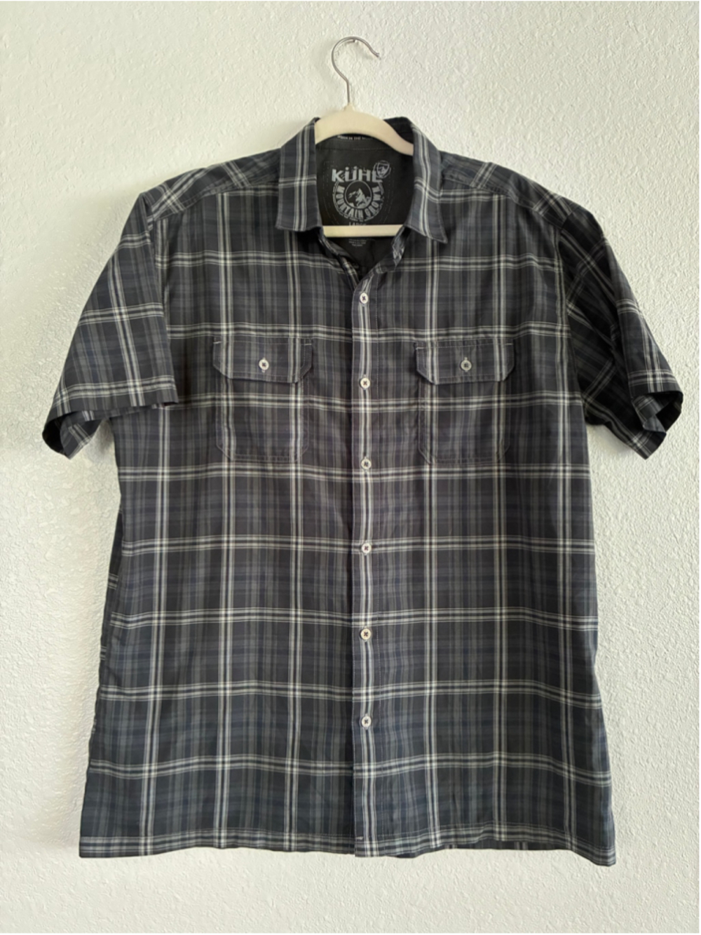 Men's Kuhl Response Casual Button Down Shirt Size L Grey Black Plaid